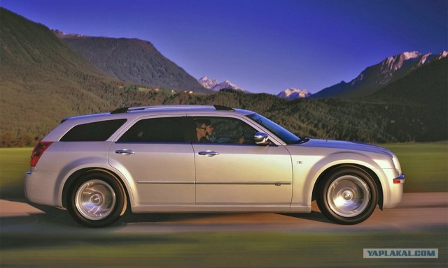 Chrysler 300c Vs Стена