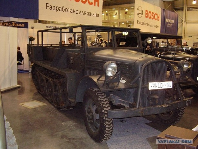 Выставка ретро автомобилей в Москве