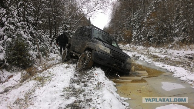 О незнакомой девушке, ее пежо и и царапине на УАЗ