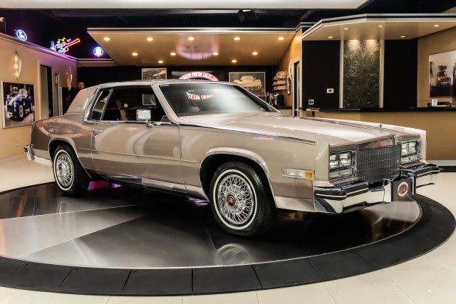 Мужчина 40 лет не вспоминал, что в его гараже стоит редкий Cadillac 1984 года