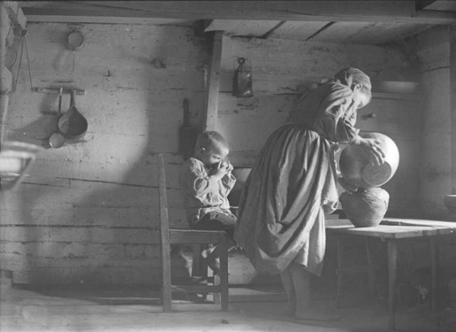 Российская империя в фотографиях. Детство.