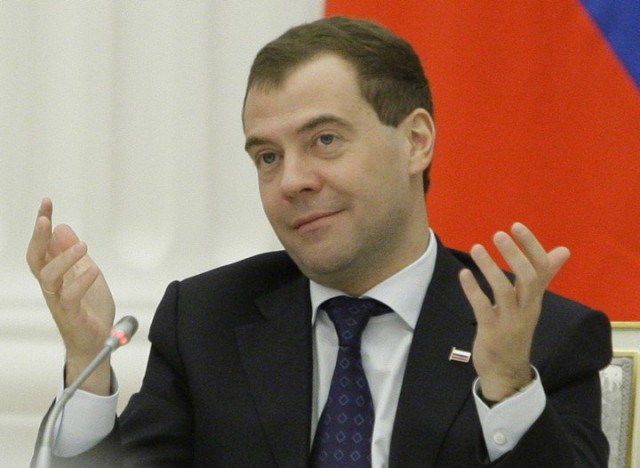 Власти РФ издеваются над народом – экономист Михаил Делягин