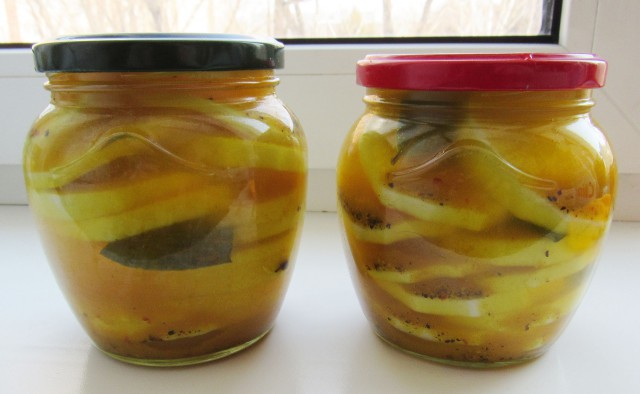 Корейская маринованная редька Танмуджи