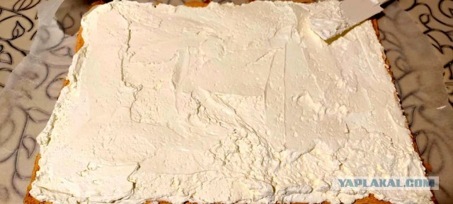 Рулет меренговый