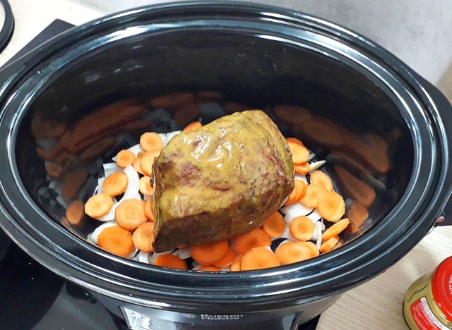 Cвинина запечённая с хрустящей корочкой (Krustenbraten)