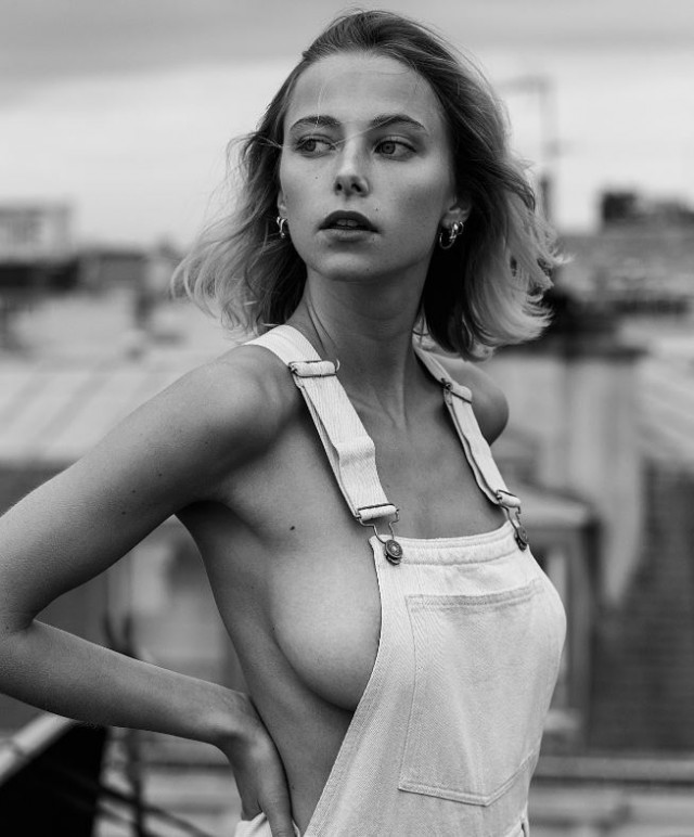 Прекрасная половина человечества (Vol.69) Виднеются сквозь одежды