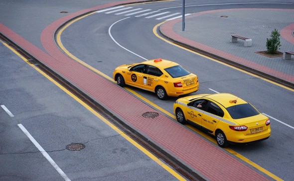 Стоимость перевозки в такси в России побила исторический рекорд за 10 лет и достигла ₽32,5 в расчете на 1 км