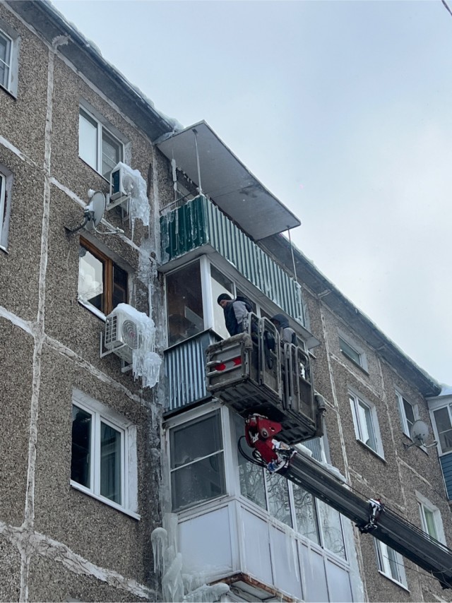 Сколько стоит застеклить балкон у вас?