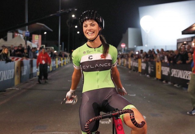 Велосипедистка Puck Moonen