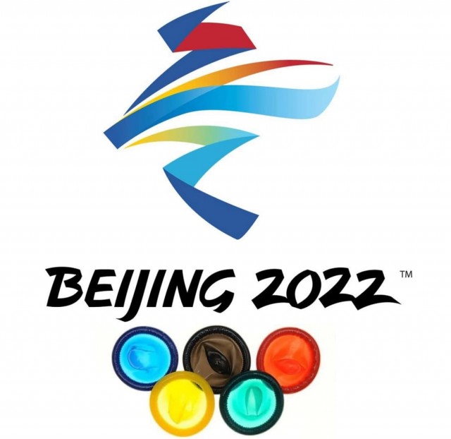 Презервативы с олимпийской символикой раздали участникам Зимних Олимпийских игр в Пекине