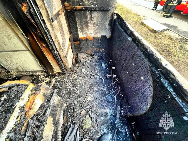 14-летняя школьница спасла из пожара троих детей. На кадрах — все, что осталось от квартиры