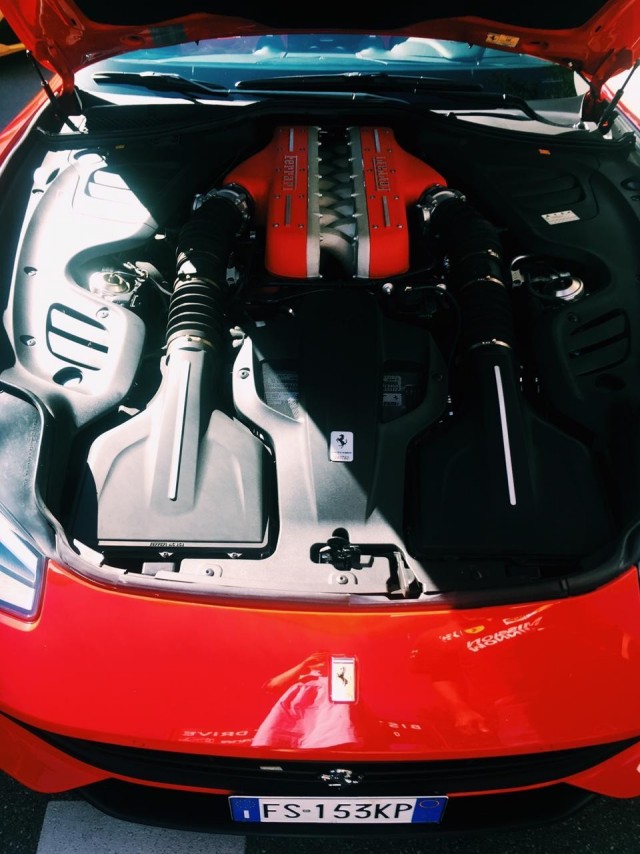 Кто все эти люди, которые плачут по V8, но сами ездят на 1.6?