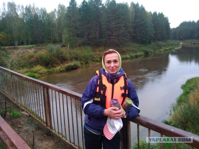 Сплав: река Мера, байдарка, женщина, собака.