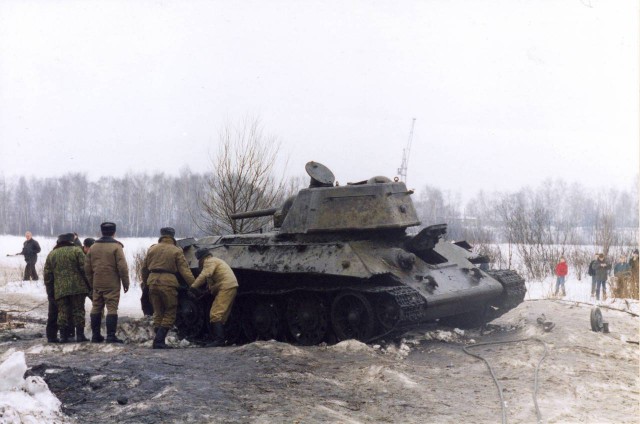 Раскопки огнеметного танка ОТ-34/76
