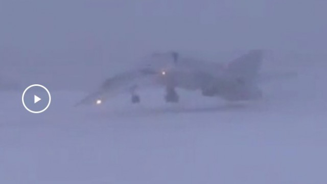 В сети появилось видео катастрофы самолета Ту-22М3 RF-94159 35 красный ВКС РФ в Оленьей (Мурманская область)