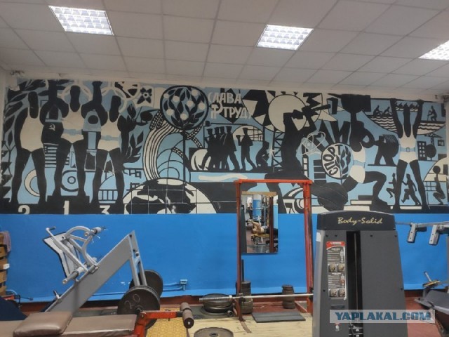 Мы тренировались как могли! Небольшая подборка атмосферных фото "качалок" конца 90х - начала 2000х