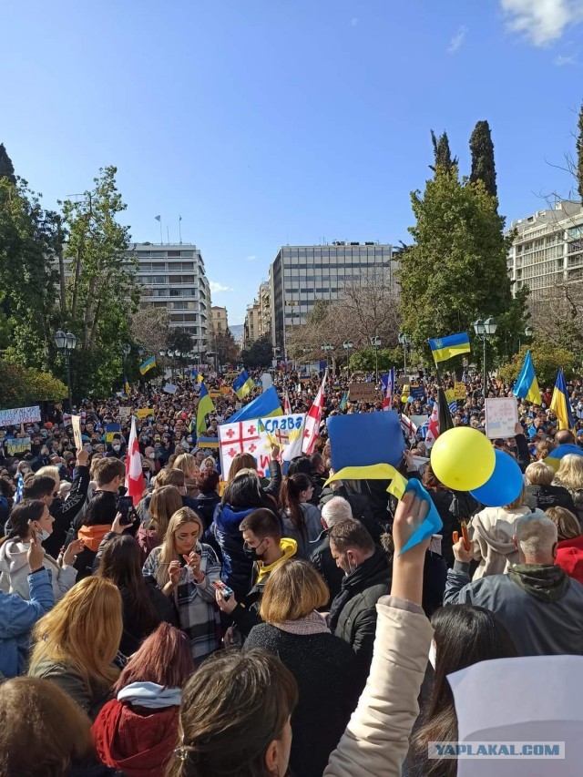 Сегодня на улицы города Баня-Лука жители вышли на митинг в поддержку России и ЛДНР