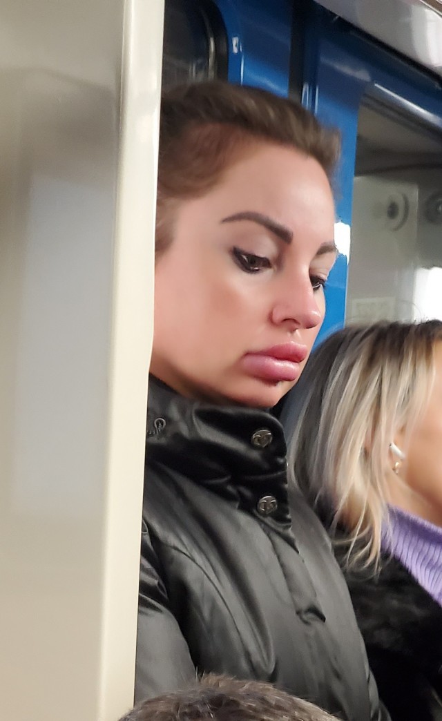 Свежие модники из российского метрополитена на вторник