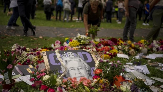 Как проходили самые дорогие и пышные похороны известных людей в истории