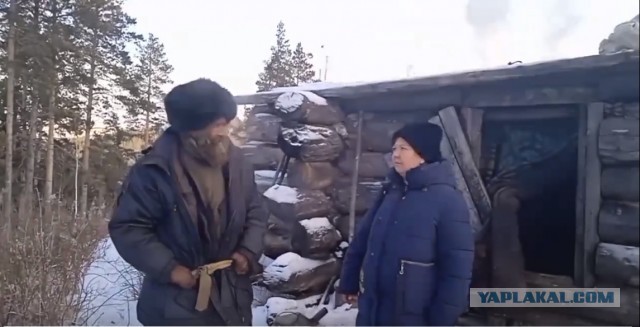 Отшельник из Бурятии, 25 лет проживший в землянке, вышел к людям. Он сильно постарел и больше не может жить сам по себе