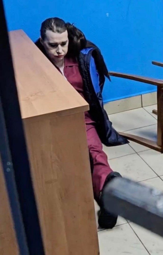 Дворник и его транс-женщина-уборщица* держат в страхе два московских ЖК