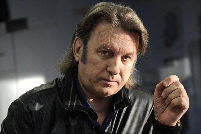 Юрий Лоза высказался против концерта Уэста с круглым макетом планеты и заявил, что «никто не знает, кто такой Канье Уэст»
