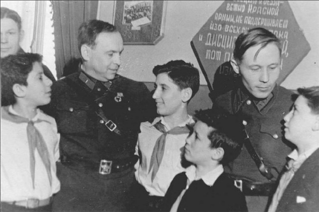 «Над всей Испанией безоблачное небо»
