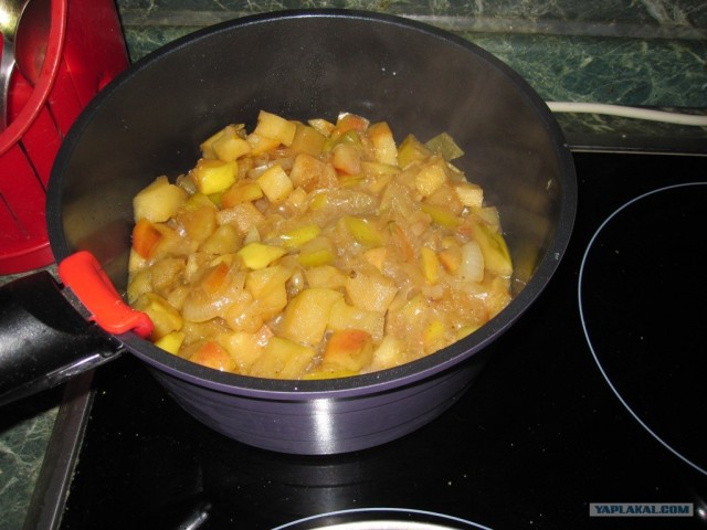 Говяжьи ребра, тушеные с яблоками!