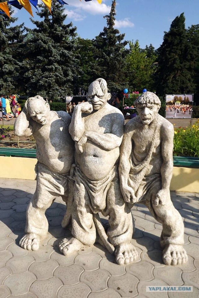 Скульптуру "Украинская мать" установили в центре Праги.
