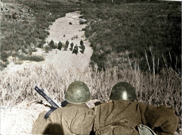 Фотографии связанных с историей Красной и Советской Армии.