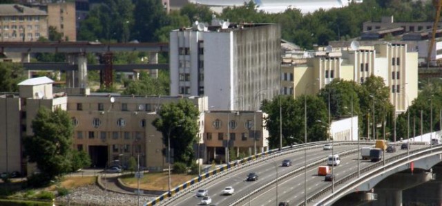 Фото штаба ГУР и снимок Киева из космоса