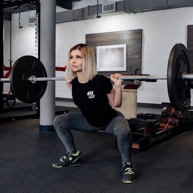 Девушки в спортивной форме - 6