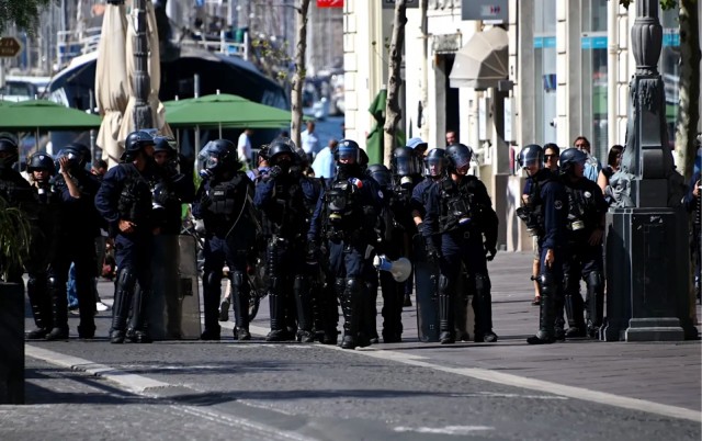 Во Франции протестующие проникли на территорию Минфина