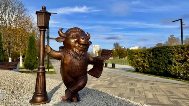 В Орле появились бронзовые зубрята