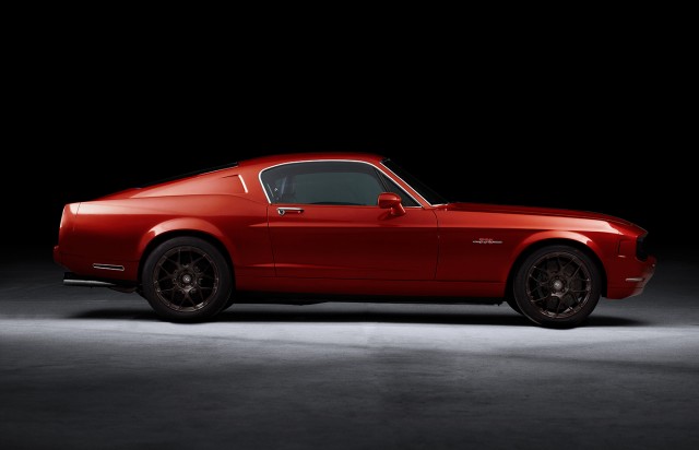 Американцы скрестили Mustang и Corvette.