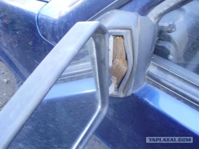 Автоюмор, смекалка, но чаще абсурд