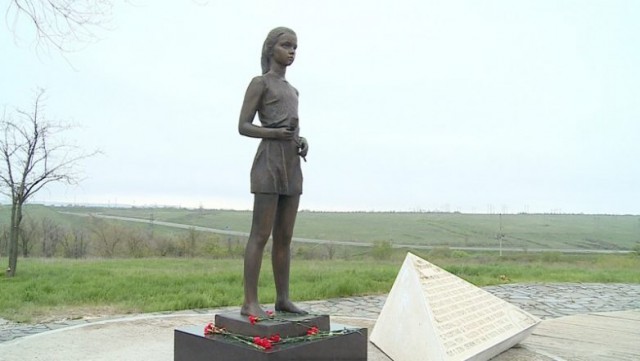 Памятник девочке Миле под Волгоградом