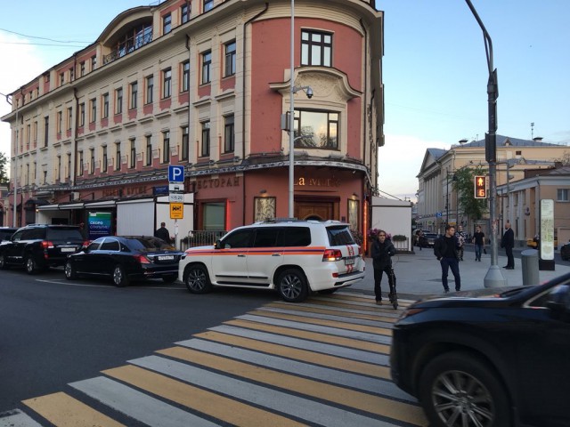 Fake Taxi: МЧС обслуживает московских чиновников