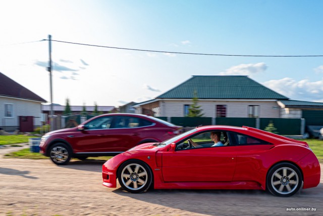 «Не удалось накопить на Ferrari, потому построил ее сам». Красная «Изольда» из белорусской провинции