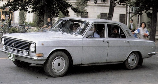Капсула времени: ГАЗ-2410 "Волга" 1989 года с пробегом 844 километра и сюрприз в гараже