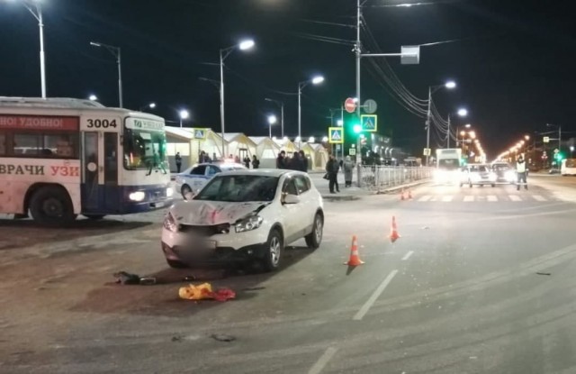 В Петропавловске-Камчатском пьяная женщина за рулем «Nissan» сбила пешеходов