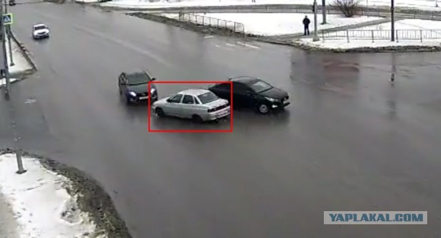 Правильно, на встречку, куда ж ещё