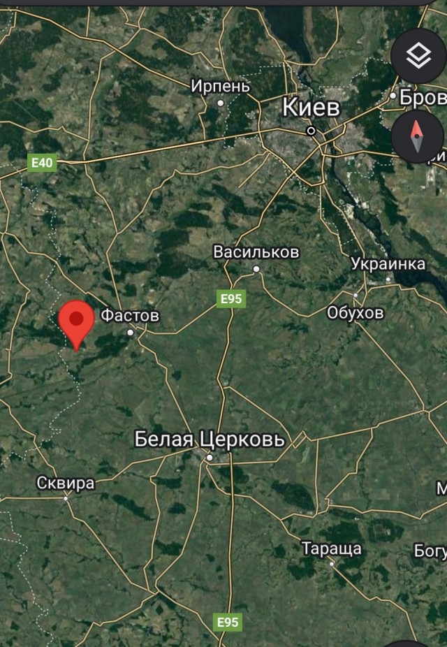 Воронежский мастер опубликовал свежие фото скульптуры украинской бабушки с красным флагом