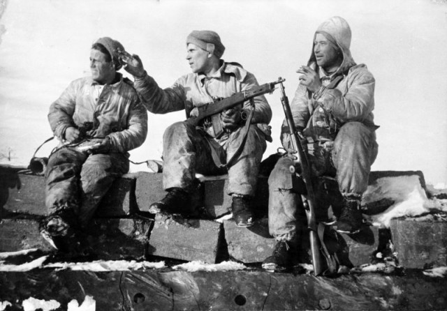 Фотографии связанных с историей Красной и Советской Армии.