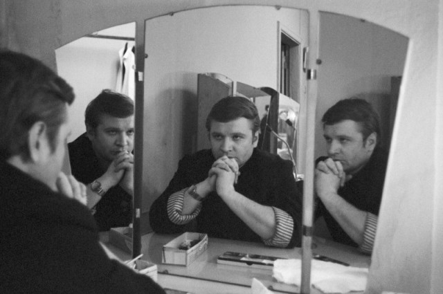 «Экскурсия в прошлое»: Как выглядели отечественные знаменитости на снимках 80-х и 90-х?