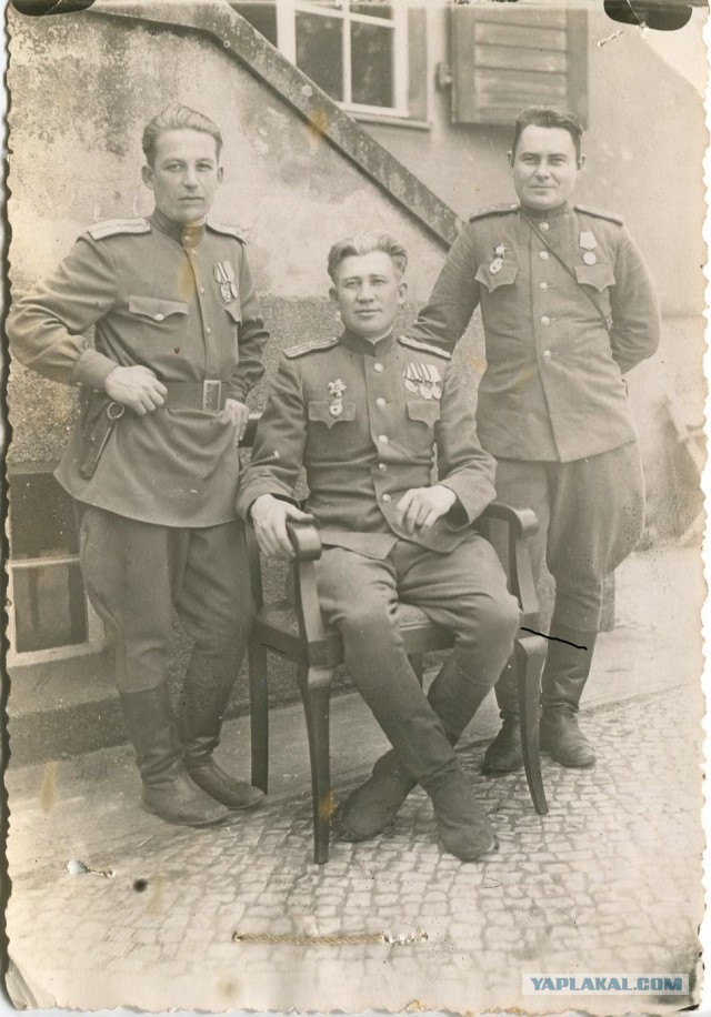 А давайте в честь праздника, выкладывать свои армейские фотки уважаемые яповцы