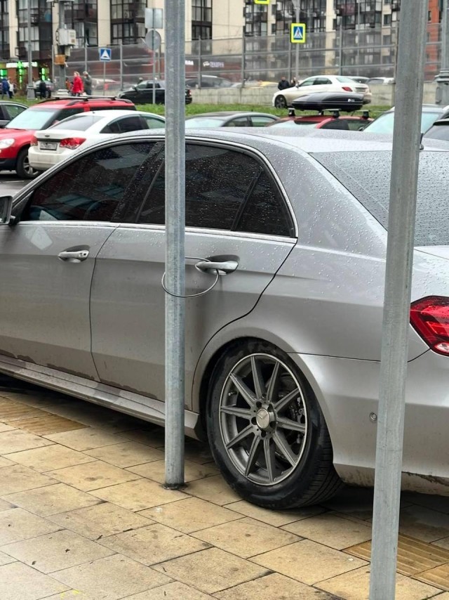 В одном из столичных ЖК изобрели инновационный способ защиты от эвакуаторщиков