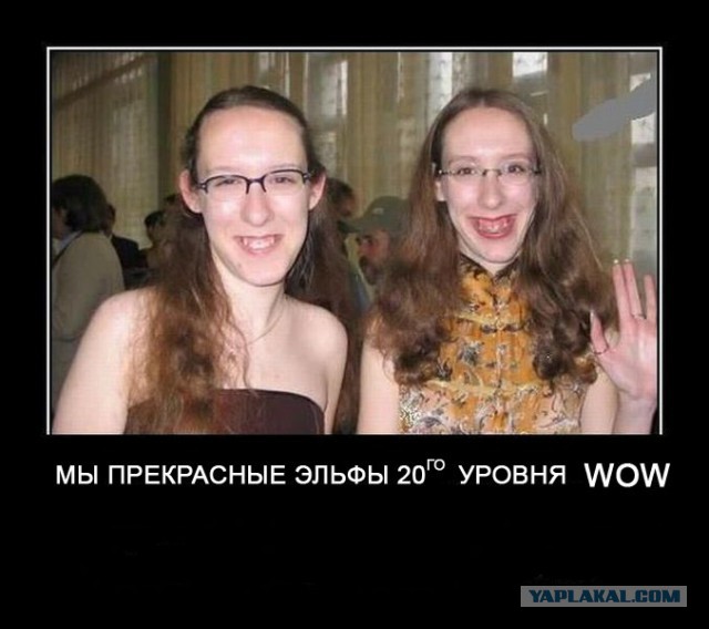 Смотреть на увлеченно играющую геймершу одно удовольствие!