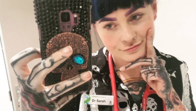 Девушка, а вы точно доктор?