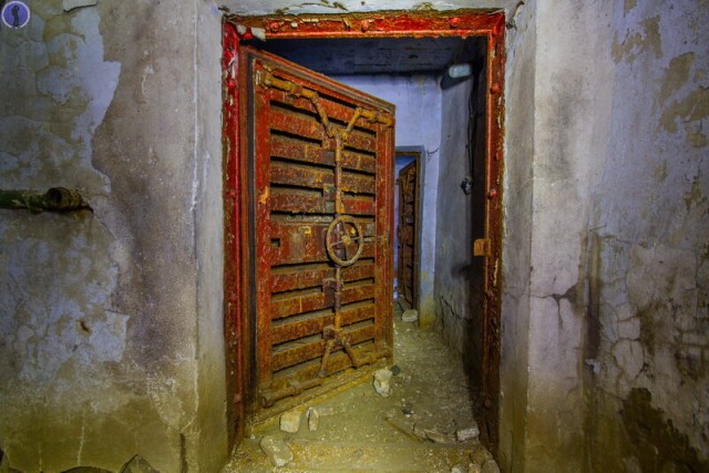 Забытое убежище закрытой кондитерской фабрики "Спутник"